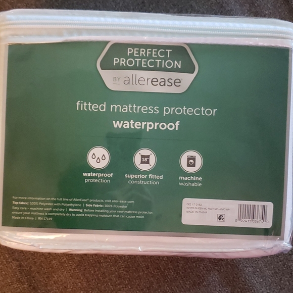Allerease Queen Waterproof Mattress Protector - Picture 4 of 7